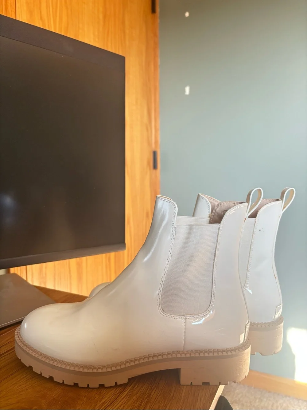Women's Cream Chelsea Boots